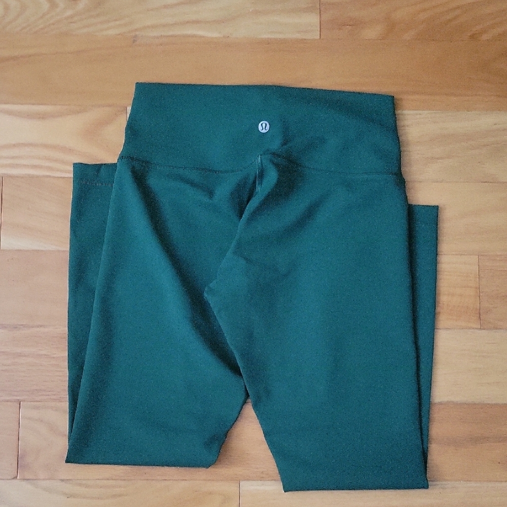 lululemon Wunder Under Green Leggings with Wide Waistband Sz. 6. 7/8 Length